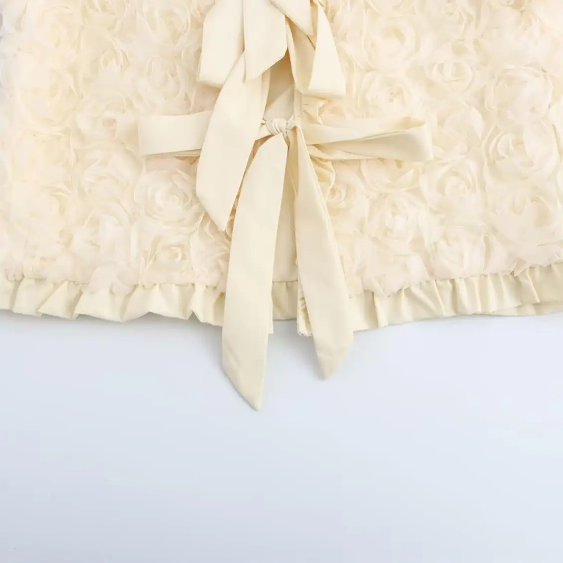 Autumn new women's clothing European and American style French fashion three-dimensional flower fungus edge French strap jacket - Image 3